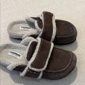 Women’s Brown Suede Slippers
